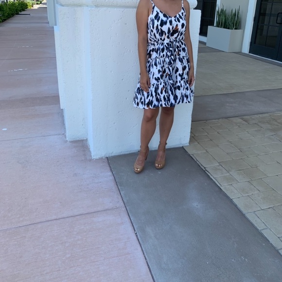 Dress - Picture 2 of 3